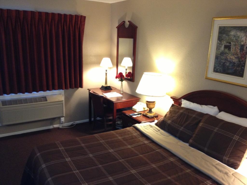 Park Avenue Inn & Suites 빅토르빌 객실 사진